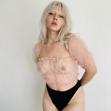  Nude