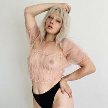  Nude