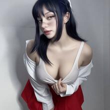  Nude
