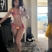  Nude