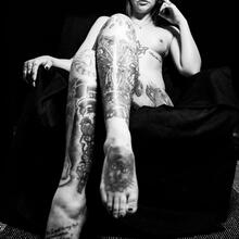  Nude