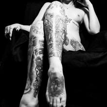  Nude