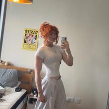  Nude