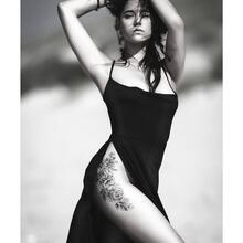  Nude