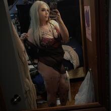  Nude