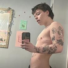 Nude