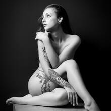  Nude