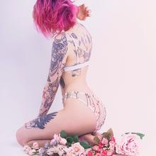  Nude