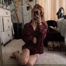  Nude