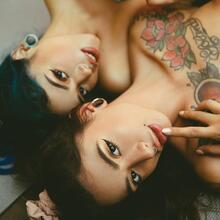  Nude