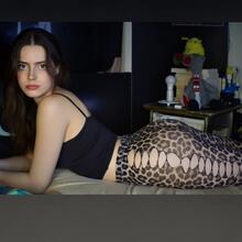  Nude