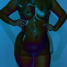  Nude