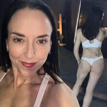  Nude