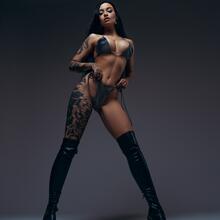  Nude