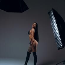  Nude