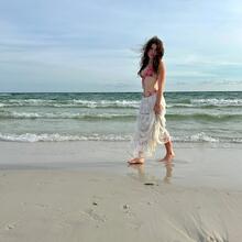  Nude