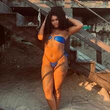  Nude