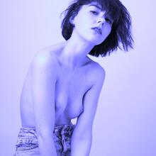  Nude