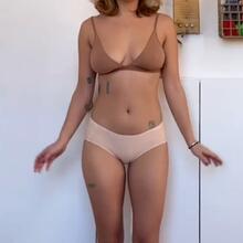  Nude