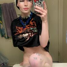  Nude