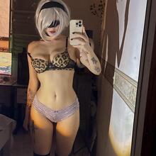  Nude
