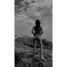  Nude