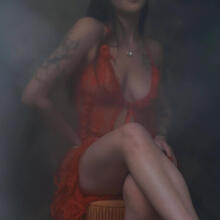  Nude