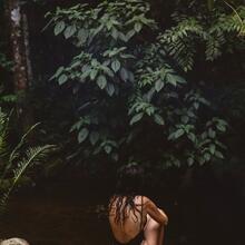  Nude