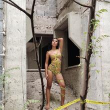  Nude