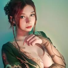  Nude