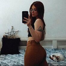 Nude