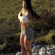  Nude