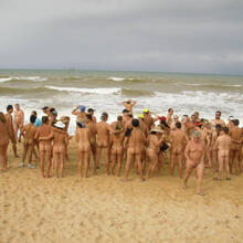  Nude
