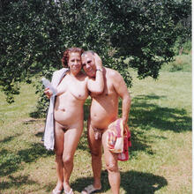  Nude