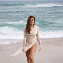  Nude
