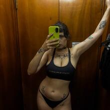  Nude