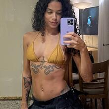  Nude