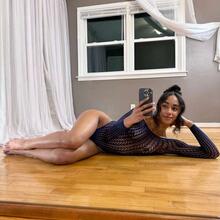  Nude