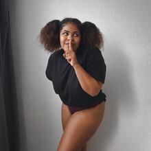  Nude