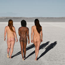  Nude