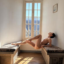  Nude