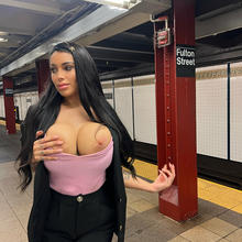  Nude