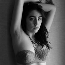  Nude