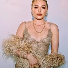  Nude
