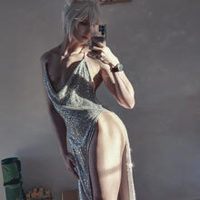  Nude