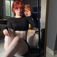  Nude