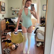  Nude