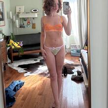  Nude