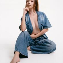  Nude