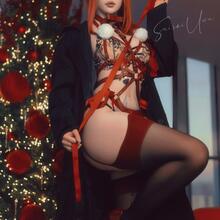 Nude